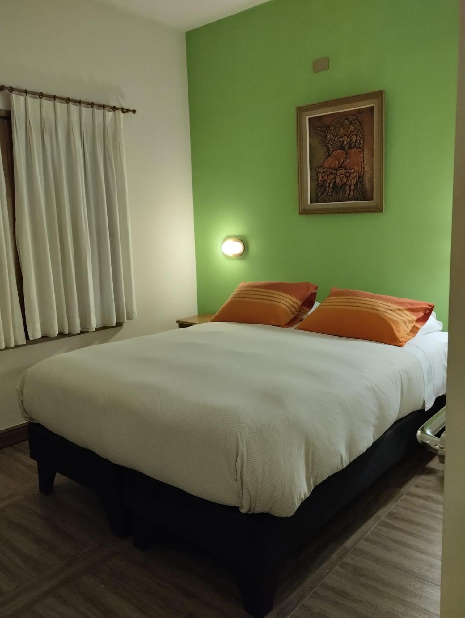 Hotel Malalhue Пукон Экстерьер фото