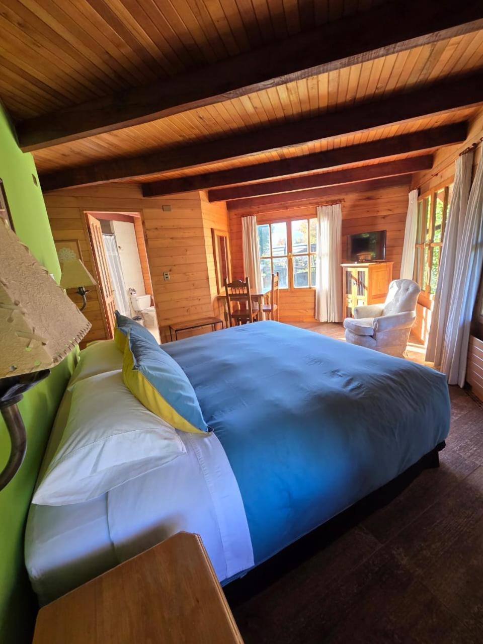 Hotel Malalhue Пукон Экстерьер фото