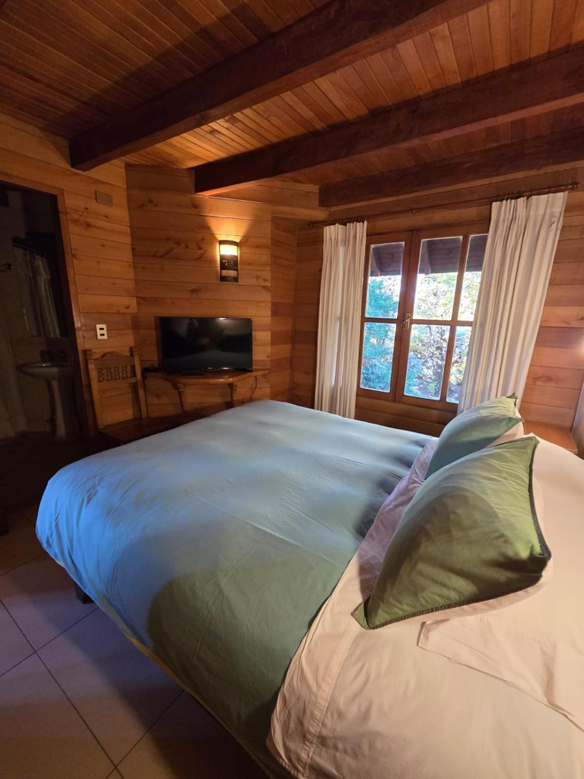 Hotel Malalhue Пукон Экстерьер фото