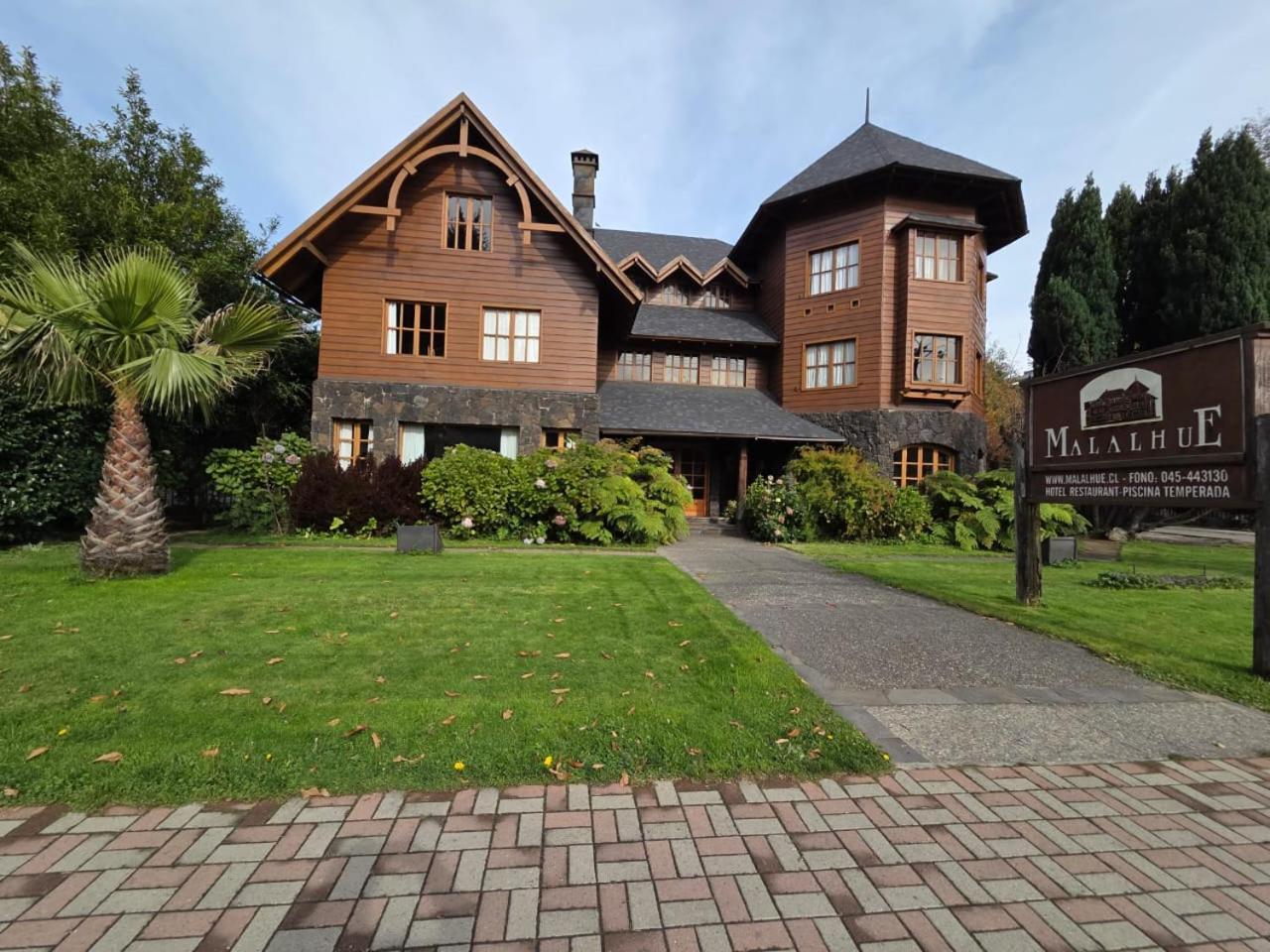 Hotel Malalhue Пукон Экстерьер фото