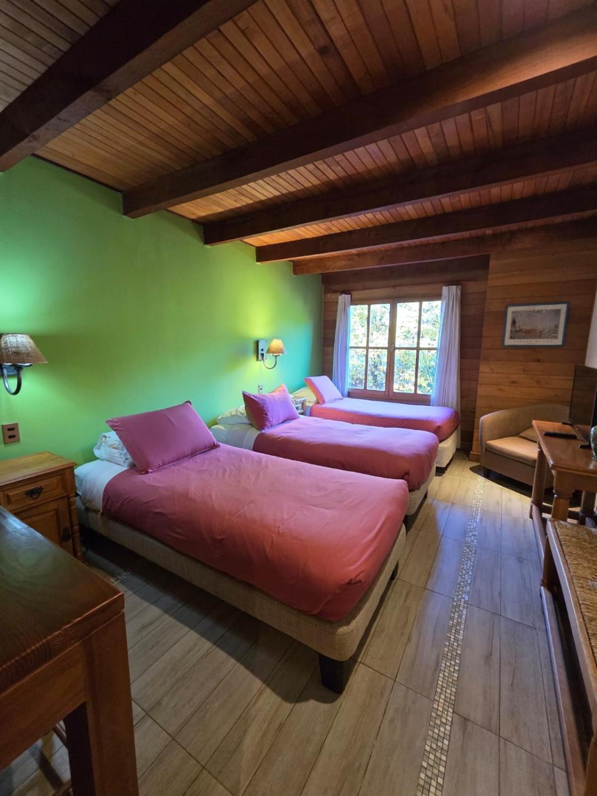 Hotel Malalhue Пукон Экстерьер фото