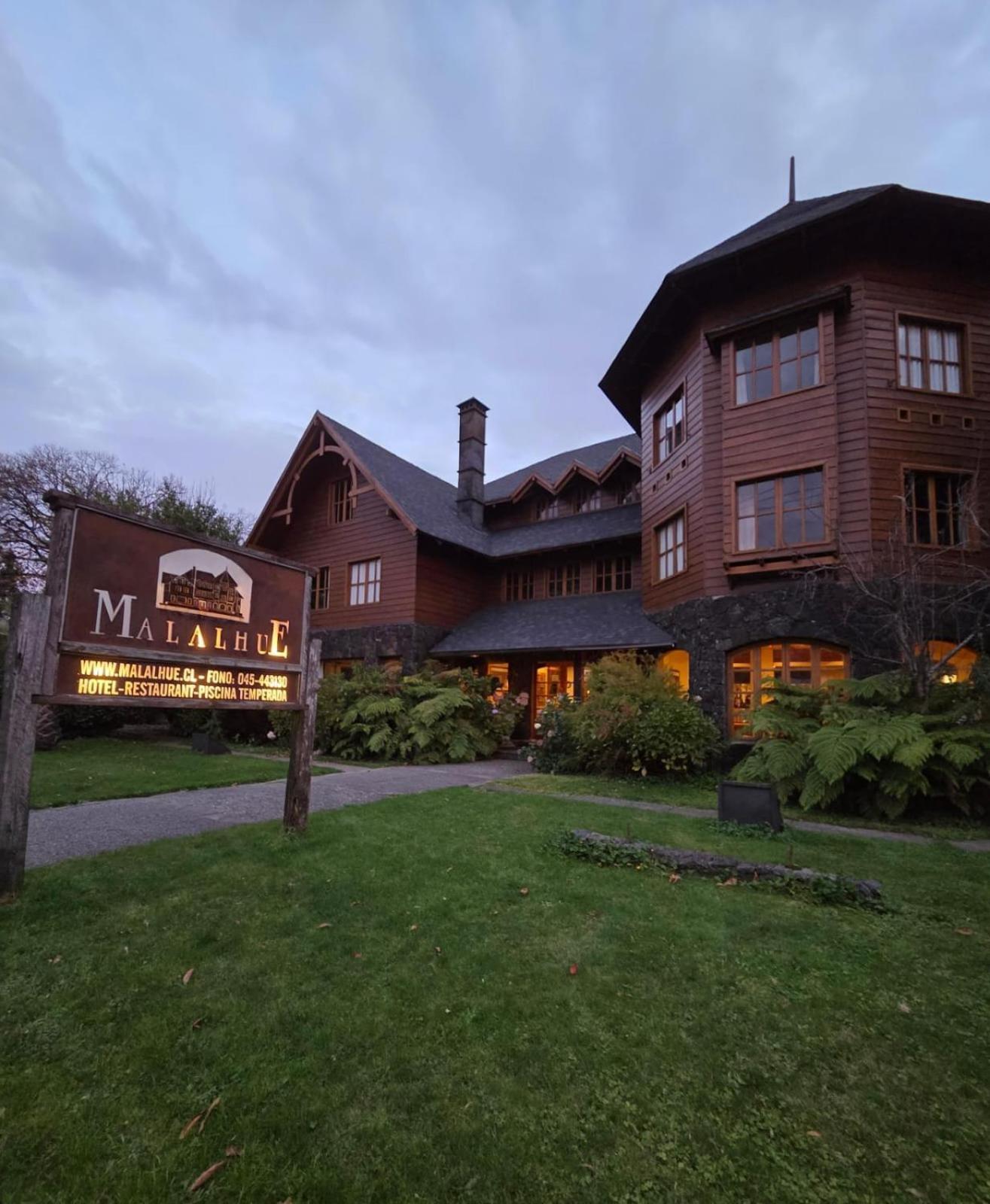 Hotel Malalhue Пукон Экстерьер фото